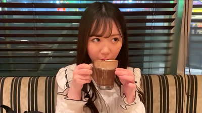 U universitetdagi bir klubga tegishli bo'lgan do'st. Va u klubdagi eng jozibali qiz. Bu yaponcha shahvoniy muhit.