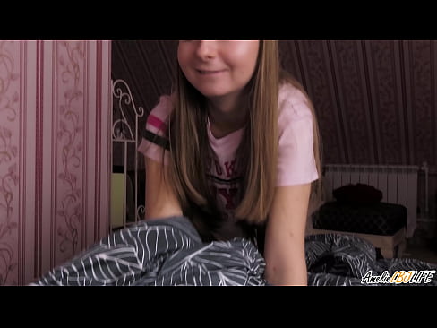 ❤️ Blondie uning BFF ning chuqur so'radi va uning og'ziga Jum oladi Sifatli porno bizda uz.tubesexer-com.ru